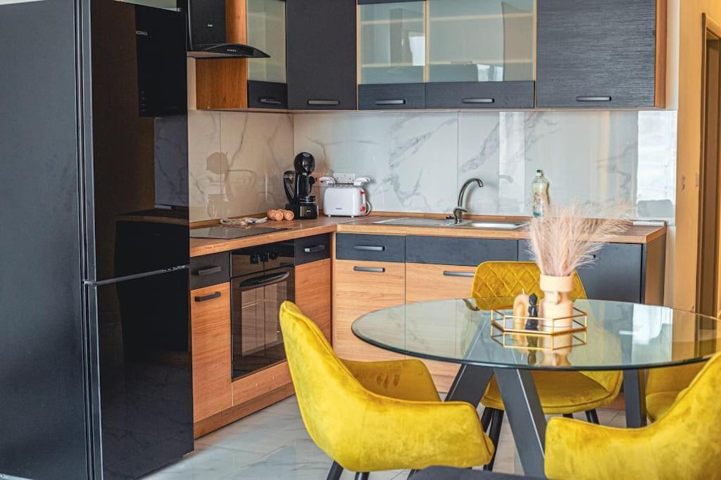 Stylish Seafront Spinola Apartment St. Julian's Zewnętrze zdjęcie