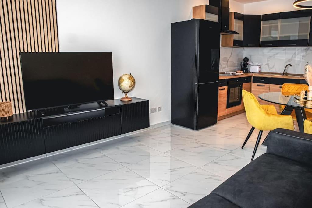 Stylish Seafront Spinola Apartment St. Julian's Zewnętrze zdjęcie